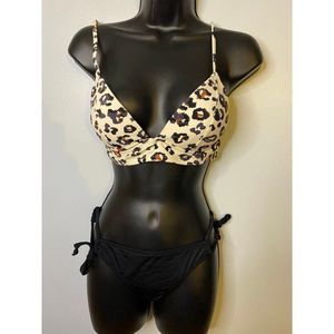 Leopard top and black Bikini